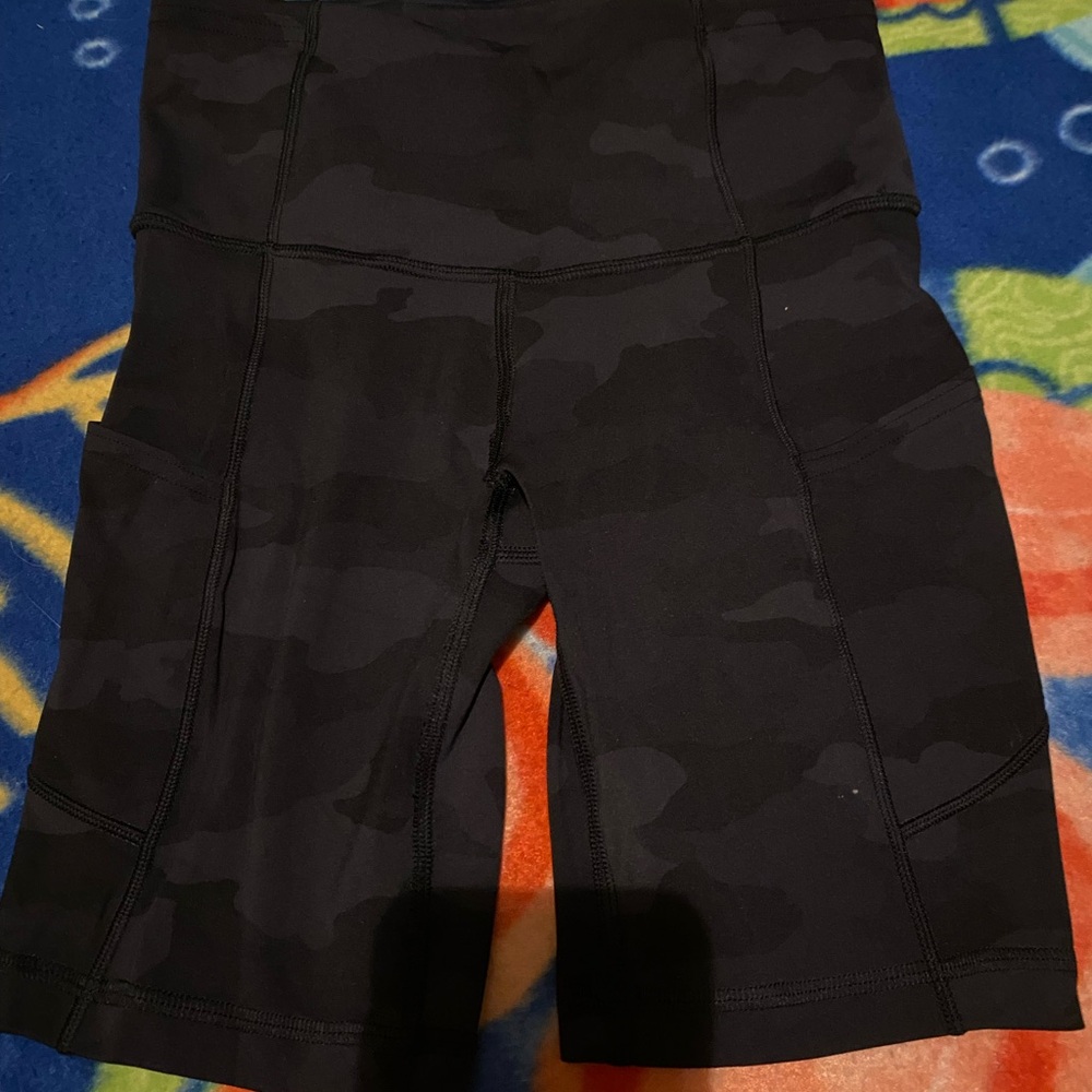 Lululemon camo Black Women's Shorts